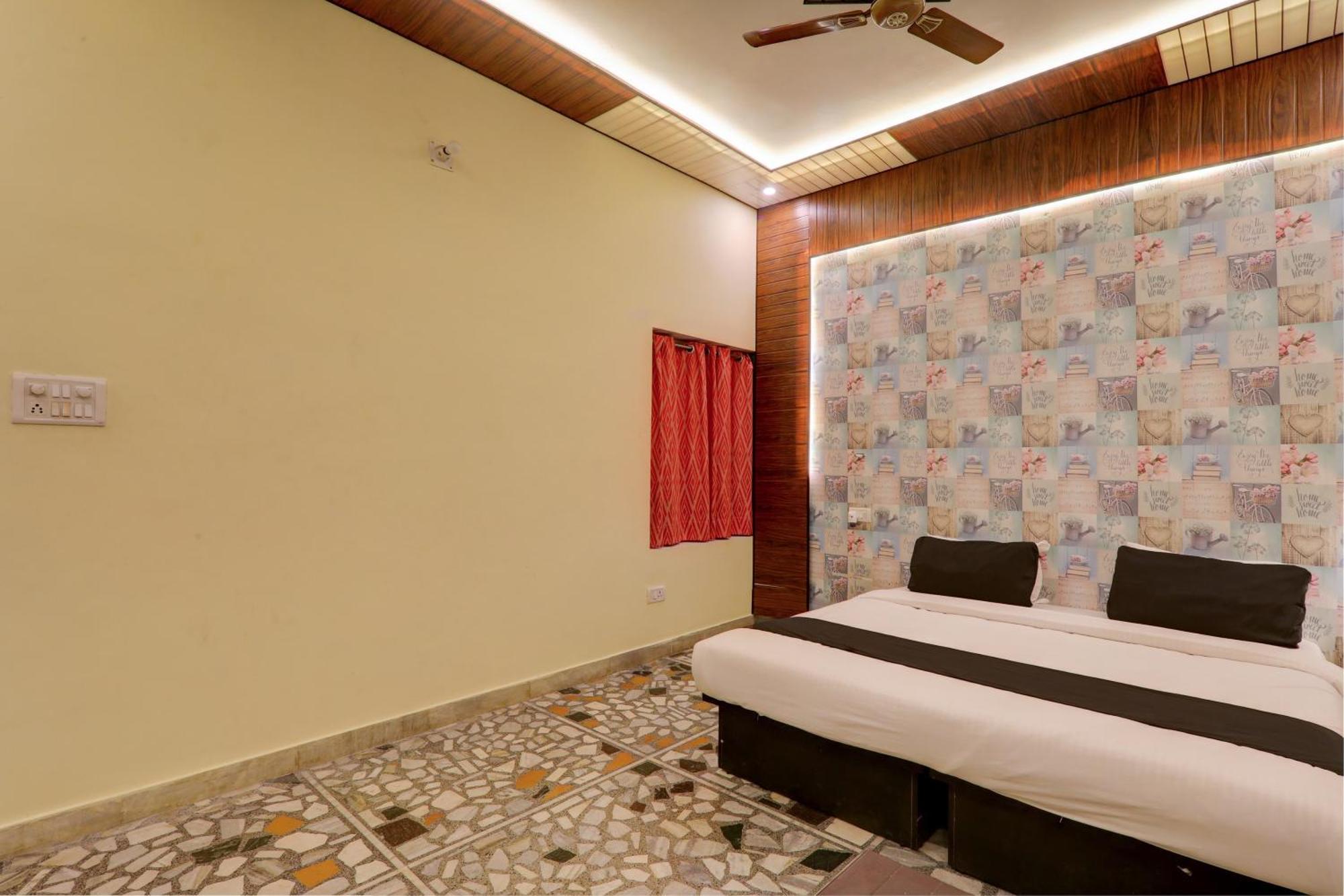 Hotel O Flagship Adbhut Moment Hotel Varanasi Bagian luar foto