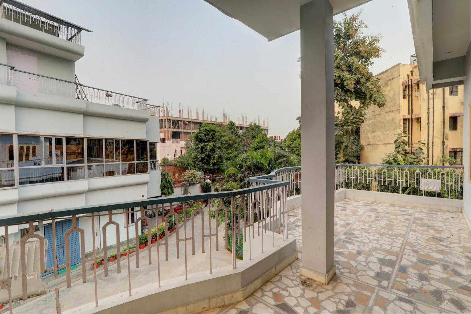 Hotel O Flagship Adbhut Moment Hotel Varanasi Bagian luar foto
