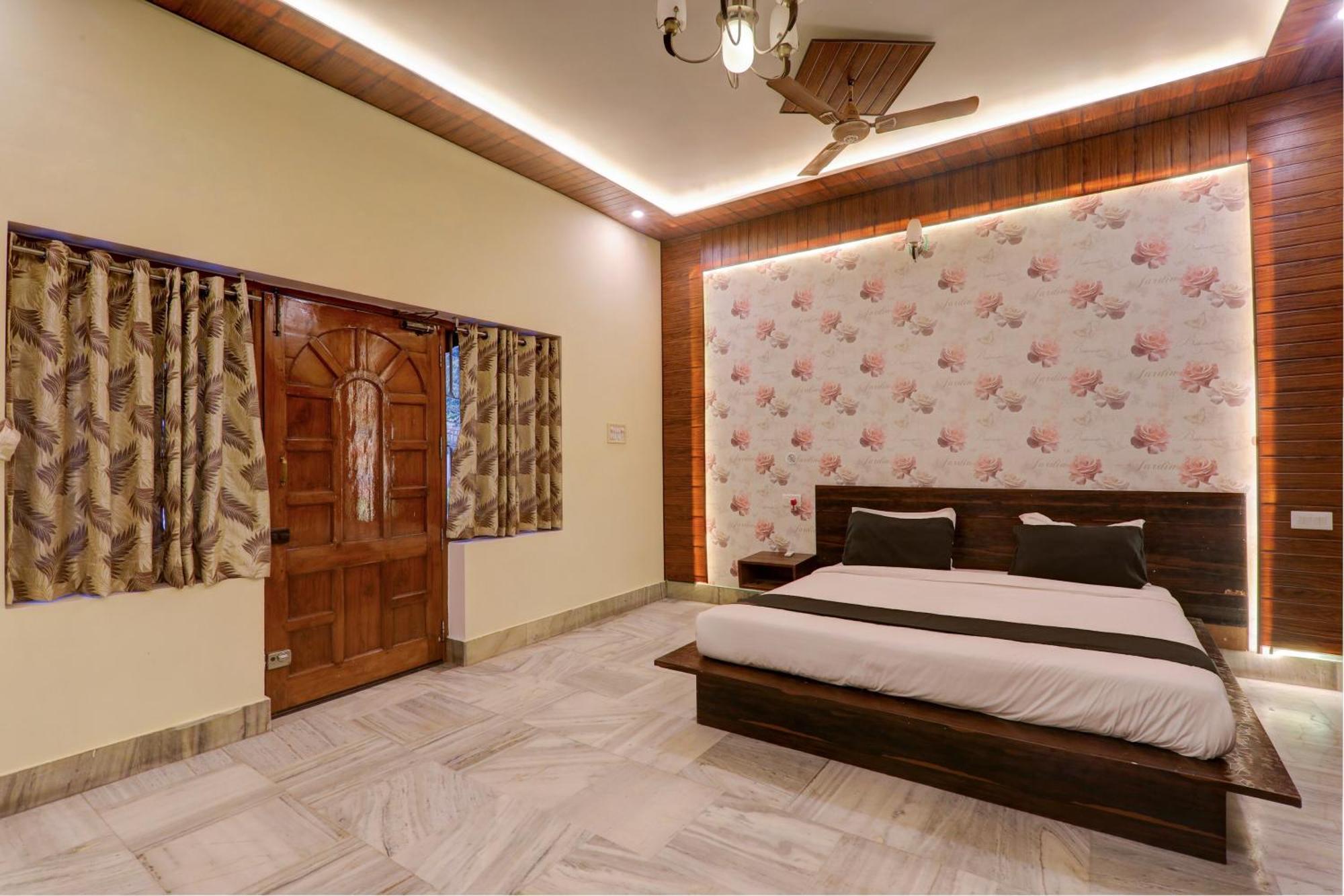Hotel O Flagship Adbhut Moment Hotel Varanasi Bagian luar foto