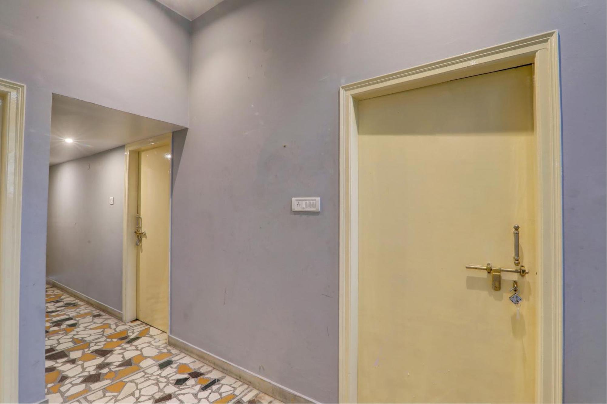 Hotel O Flagship Adbhut Moment Hotel Varanasi Bagian luar foto