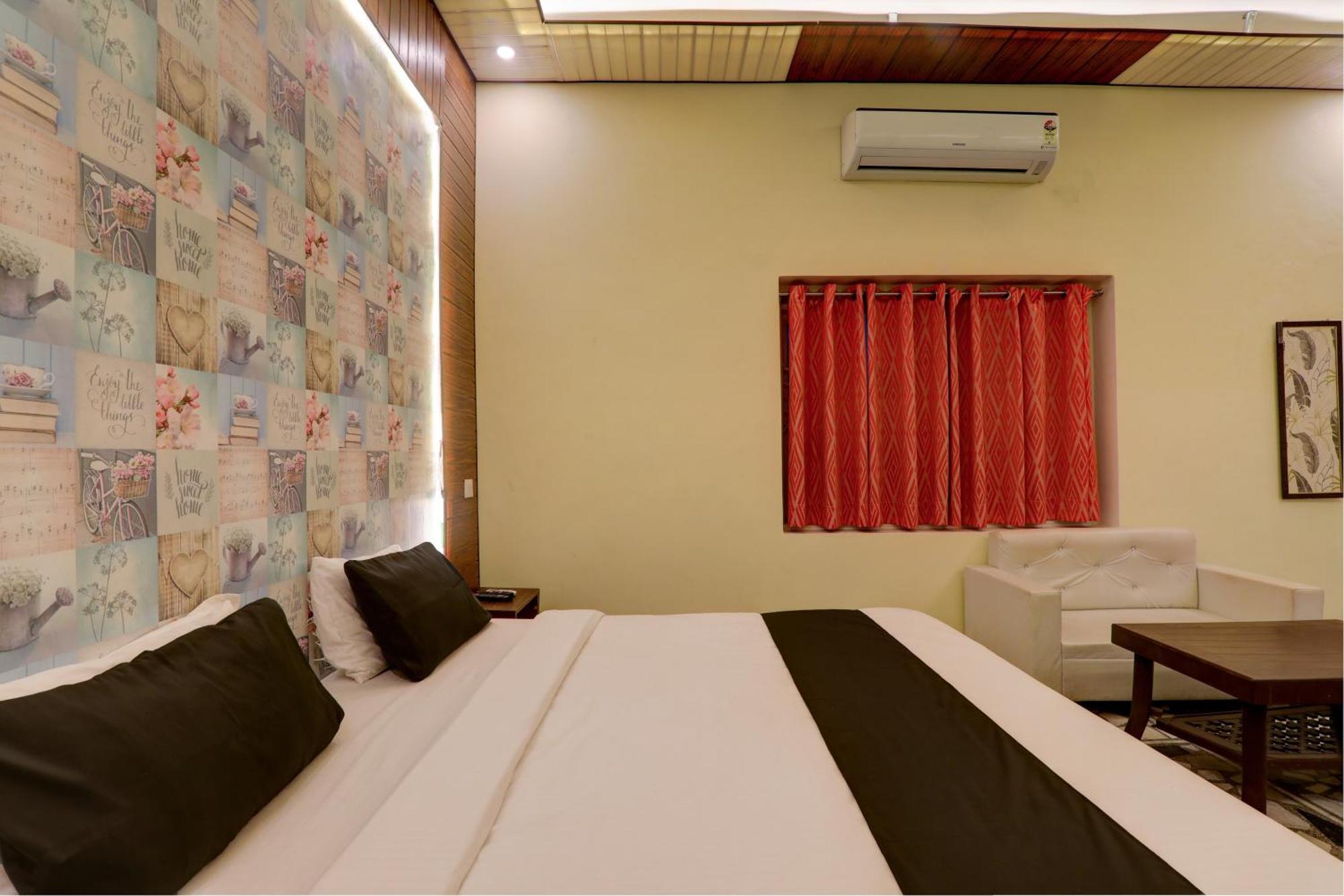 Hotel O Flagship Adbhut Moment Hotel Varanasi Bagian luar foto