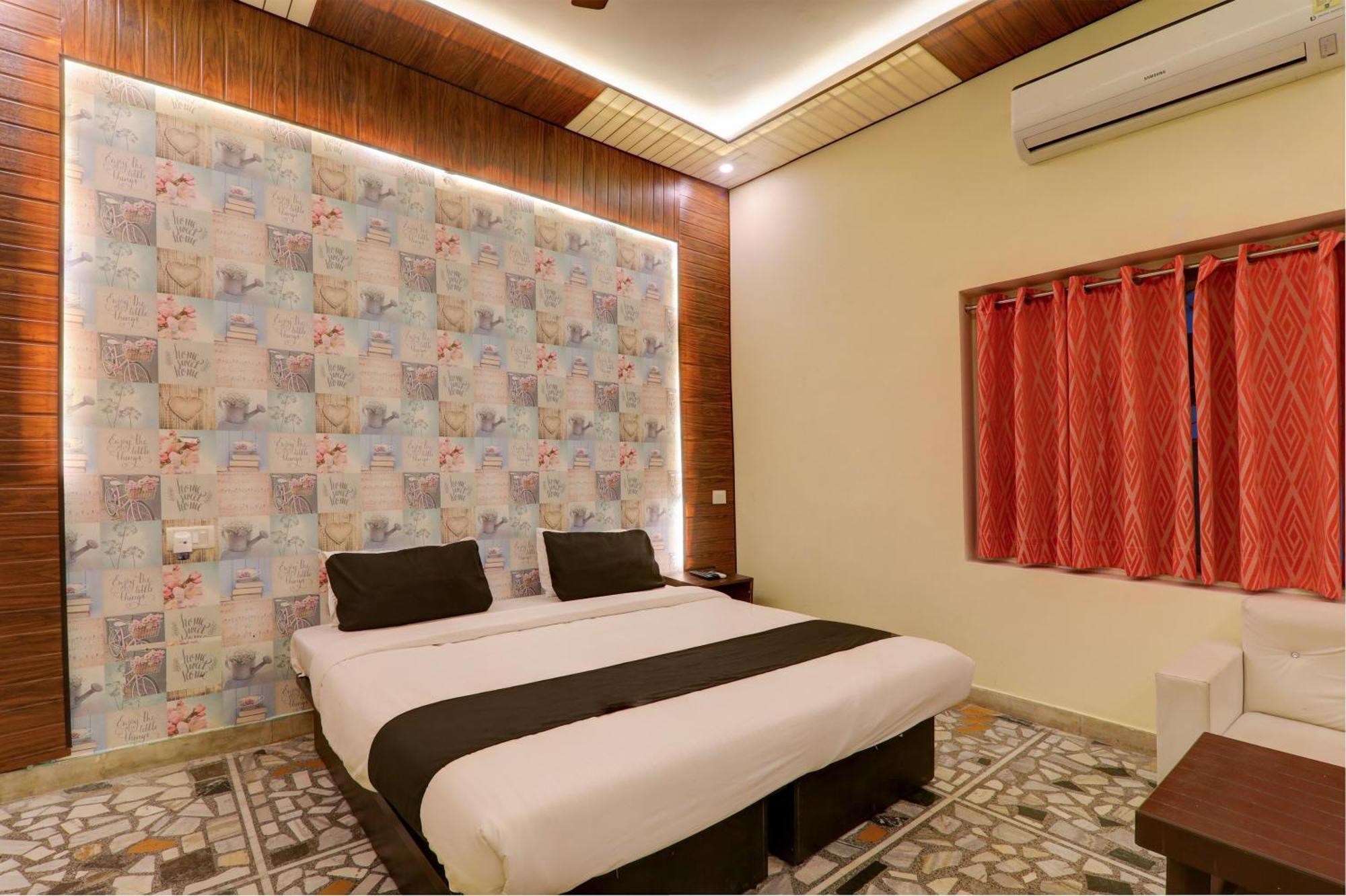Hotel O Flagship Adbhut Moment Hotel Varanasi Bagian luar foto