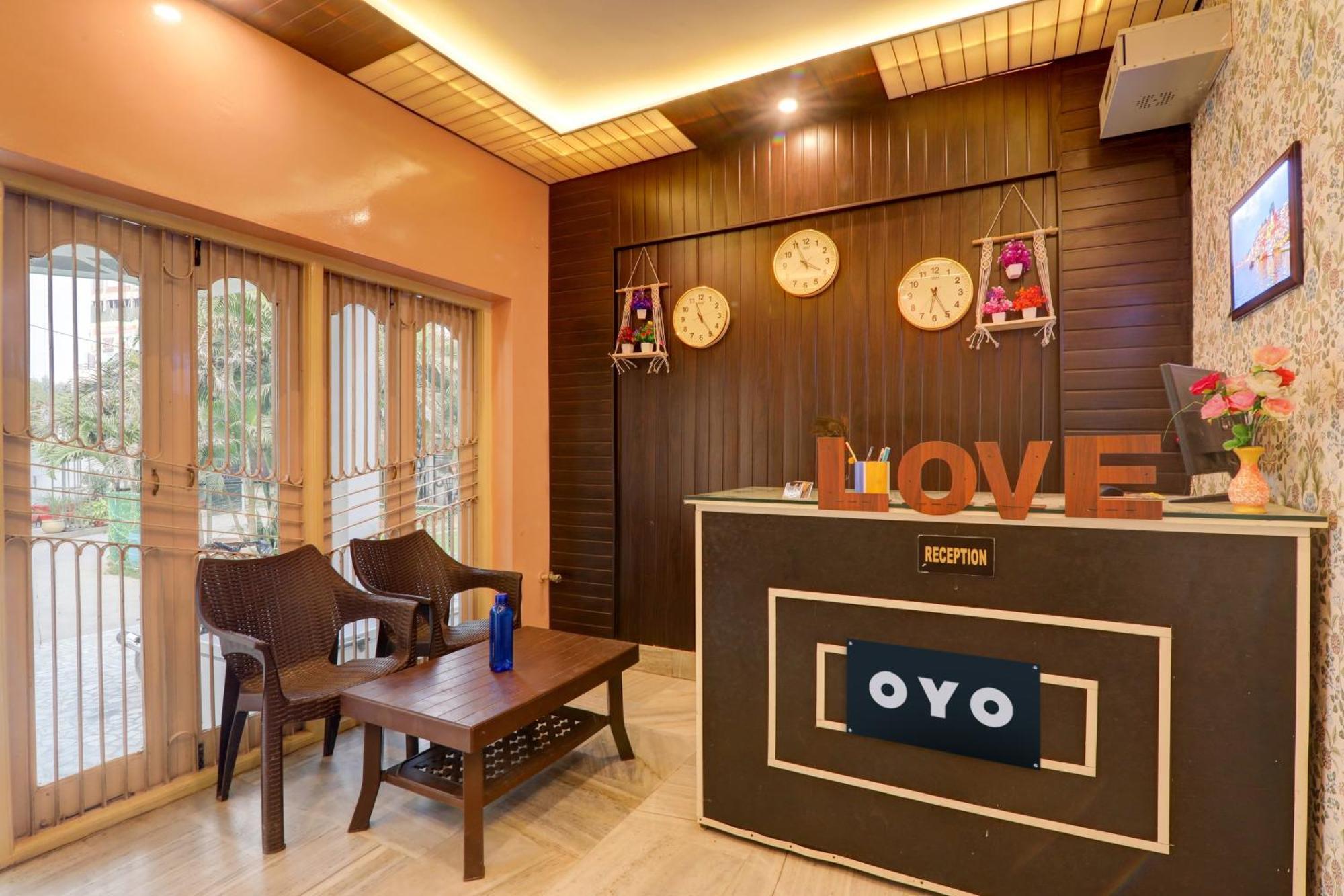 Hotel O Flagship Adbhut Moment Hotel Varanasi Bagian luar foto