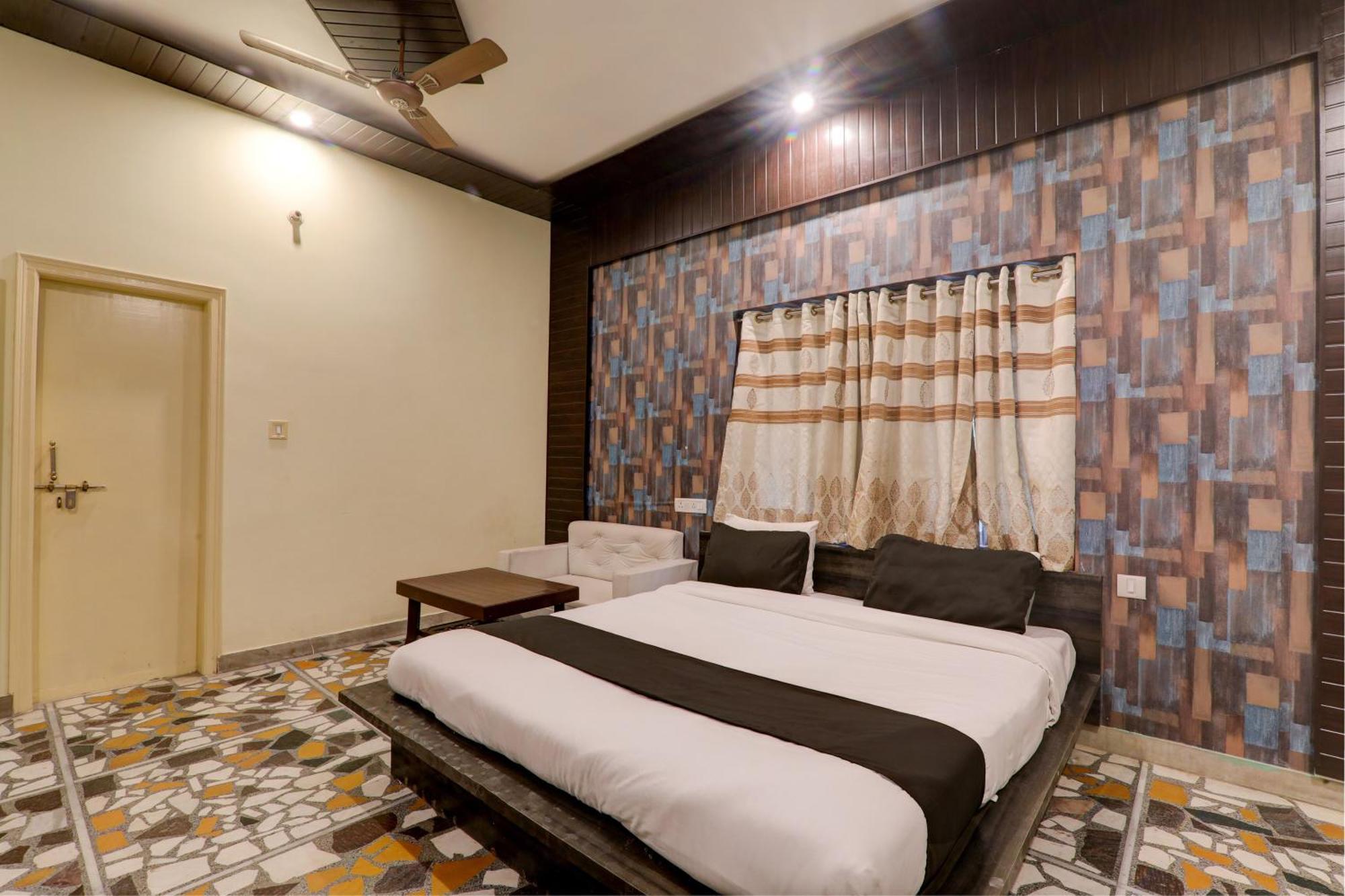 Hotel O Flagship Adbhut Moment Hotel Varanasi Bagian luar foto