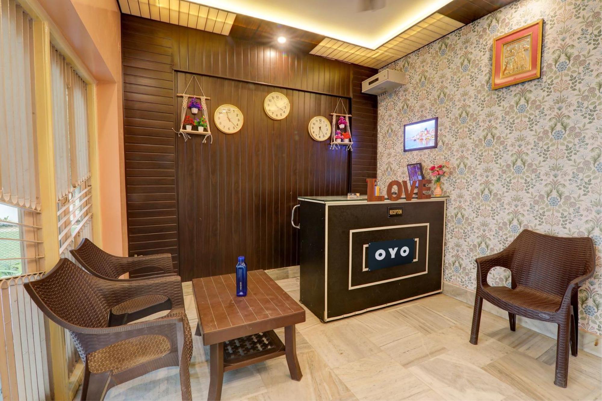 Hotel O Flagship Adbhut Moment Hotel Varanasi Bagian luar foto